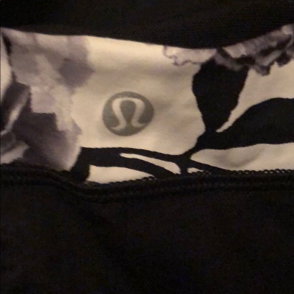 lululemon tank top - Picture 3 of 4